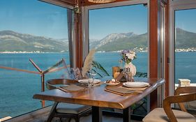 Luxury Sea Residence By Kristina